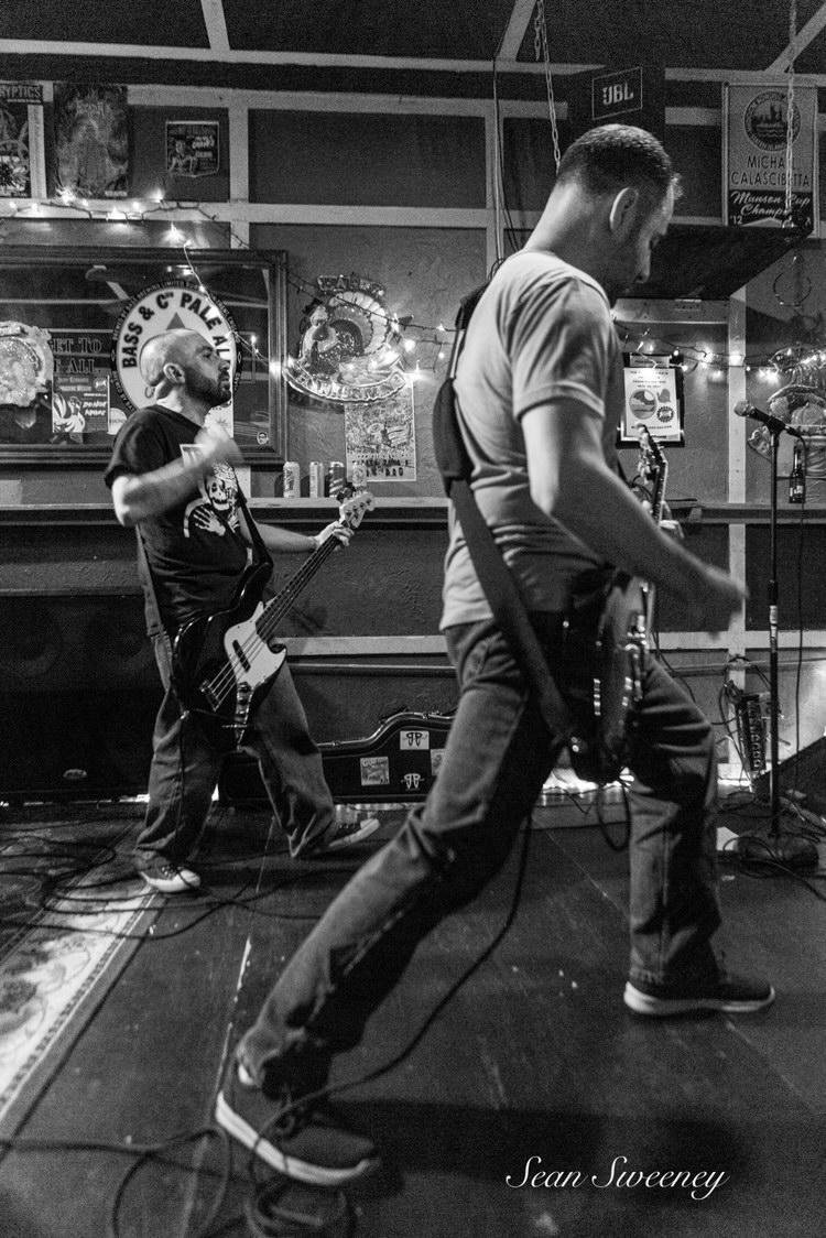 Frank and Richie performing at Punksgiving in 2021