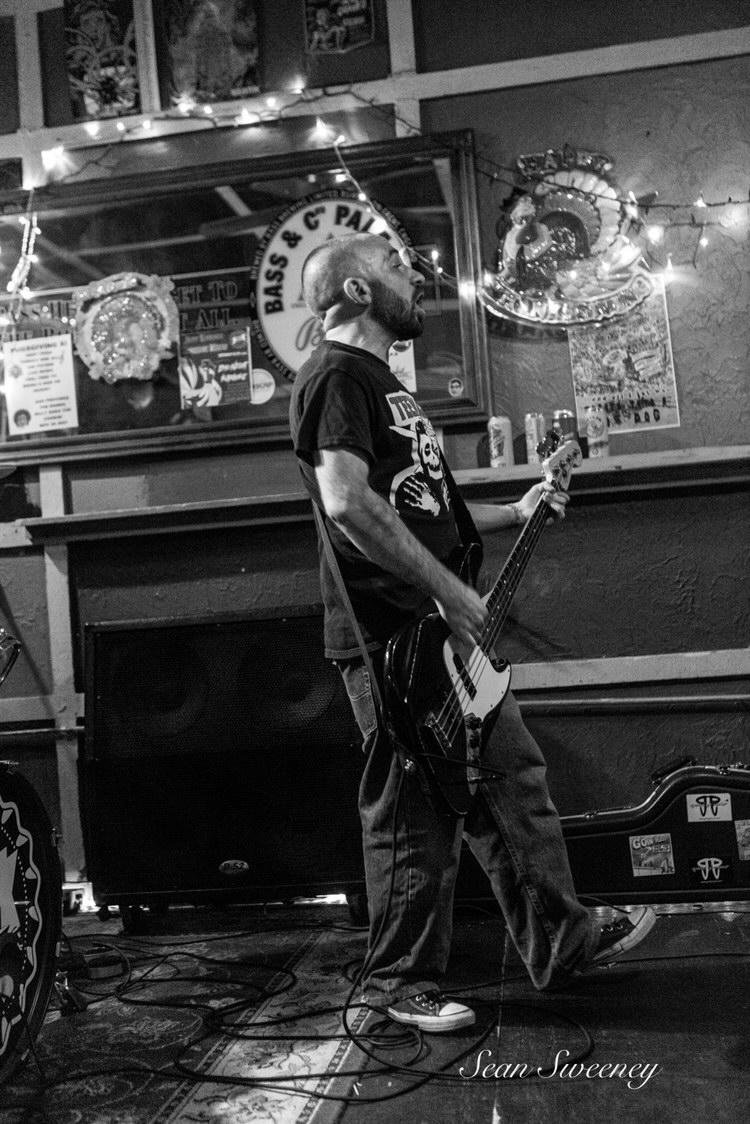 Frank performing at Punksgiving in 2021